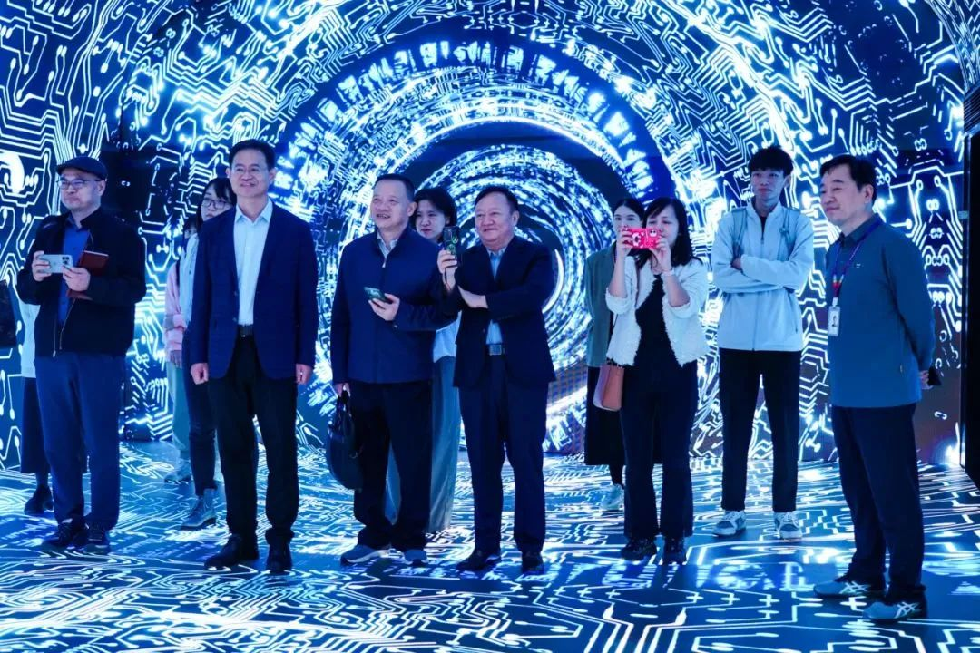 2024120602 国家广电总局发展研究中心一行赴星空(中国)励丰文化调研指导