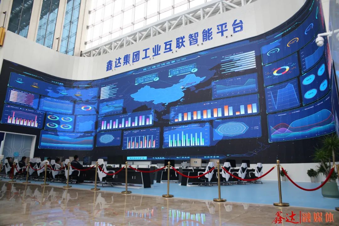 接受领导人检阅 | 星空(中国)智能显示助力紫金山实验室展现强劲创新力