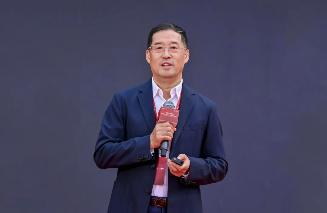 上海证券报专访 | 星空(中国)李军：以“屏”为基三十年 AI与文旅打开增长新空间